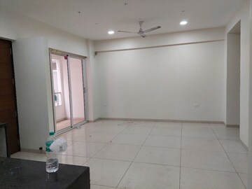 Room in 2 BHK Apartment at Bhawrasla – for Rent