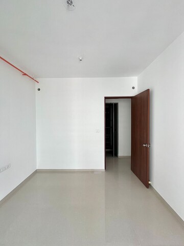 Room in 4 BHK Apartment at Kalpataru Immensa, Kolshet Road – for Sale