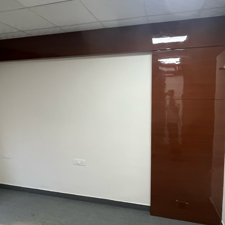 Common Area, puri-81-business-hub Commercial Office Space 1700 Sq.Ft. In Sector 81 Faridabad 9169370