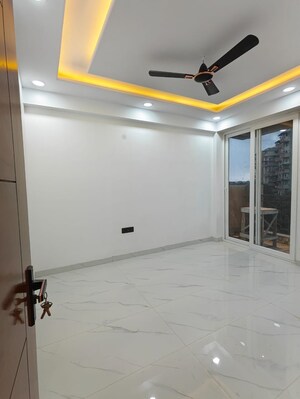 Room in 4 BHK Apartment at Sector 19 Dwarka – for Sale