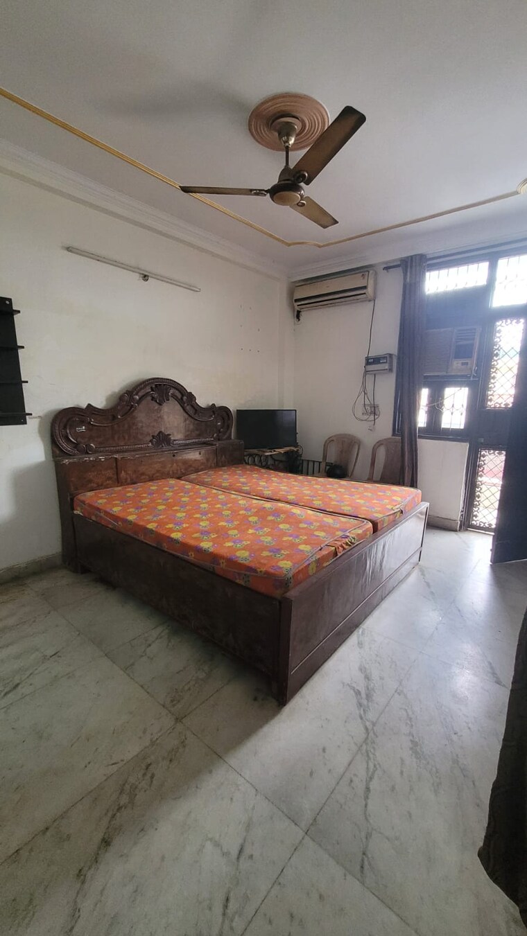 Bedroom, sector 15 Pg For Girls In Sector 15 9169357