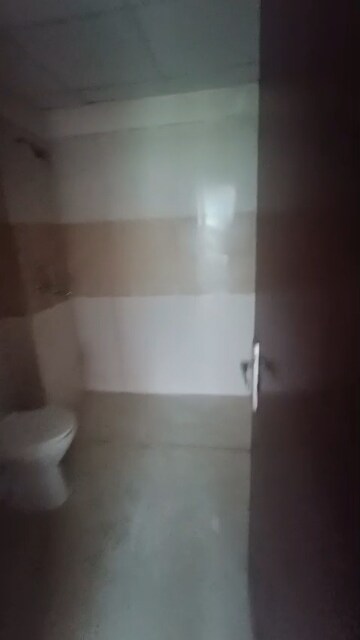 Attached Bathroom in 3 BHK Apartment at Amrapali Golf Homes, Sector 4 Greater Noida – for Rent