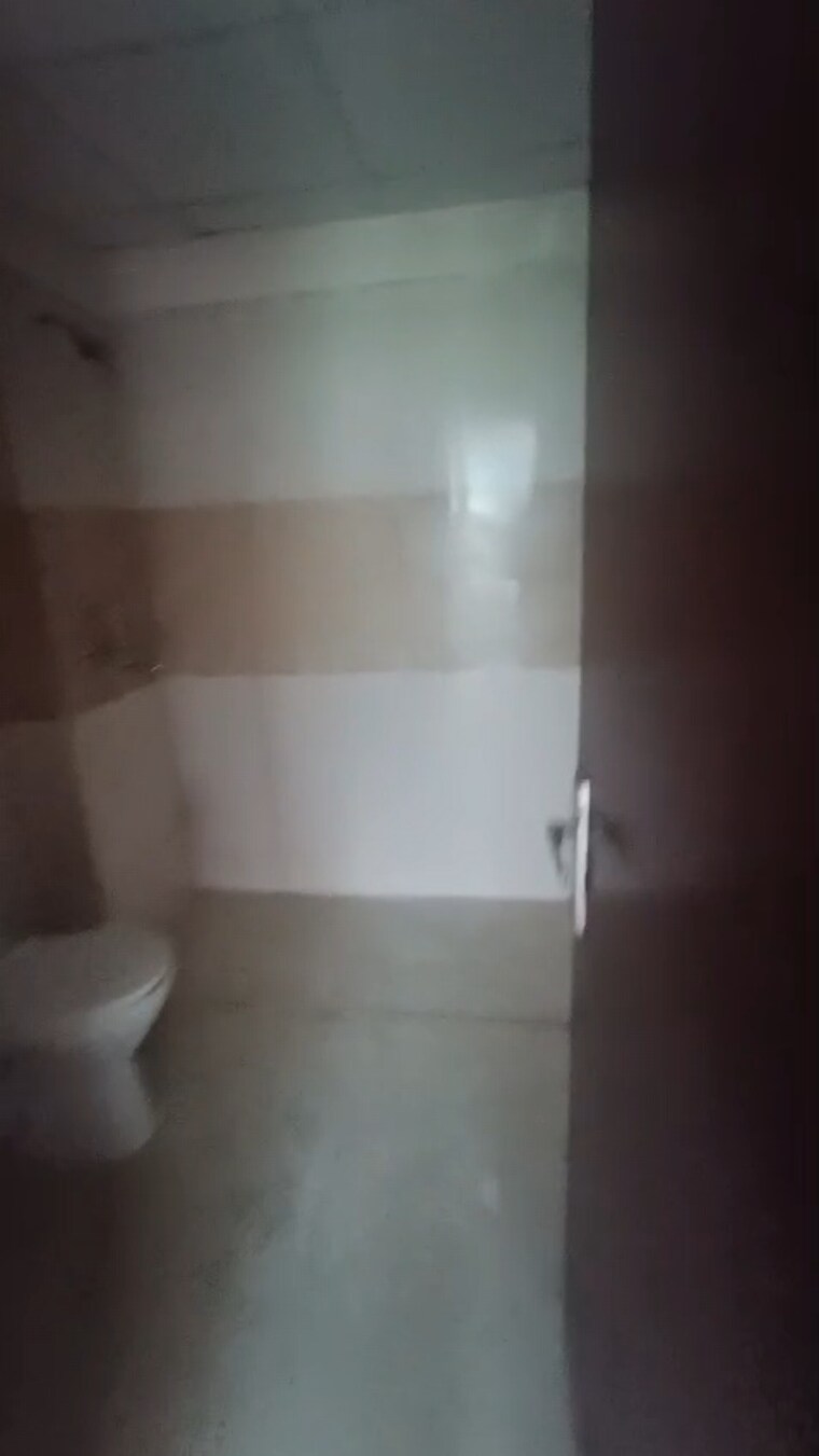 Attached Bathroom, amrapali-golf-homes 3 Bedroom 1425 Sq.Ft. Apartment In Sector 4 Greater Noida Greater Noida 9169393