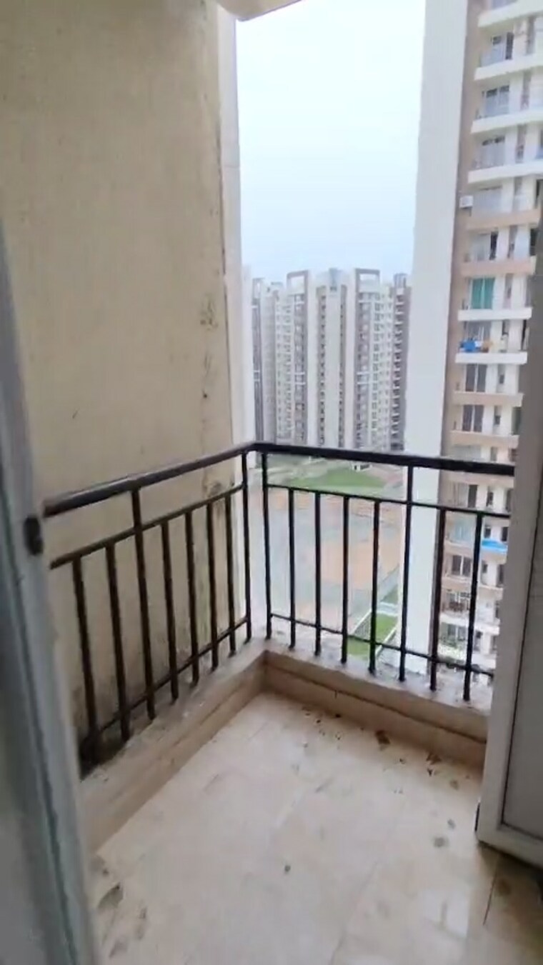 Balcony, amrapali-golf-homes 3 Bedroom 1425 Sq.Ft. Apartment In Sector 4 Greater Noida Greater Noida 9169393