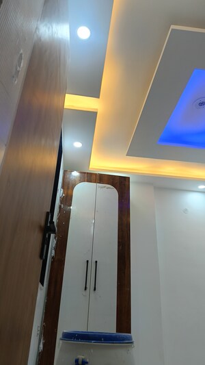 Furnished Amenities in 3 BHK Builder Floor at Dwarka Mor – for Sale