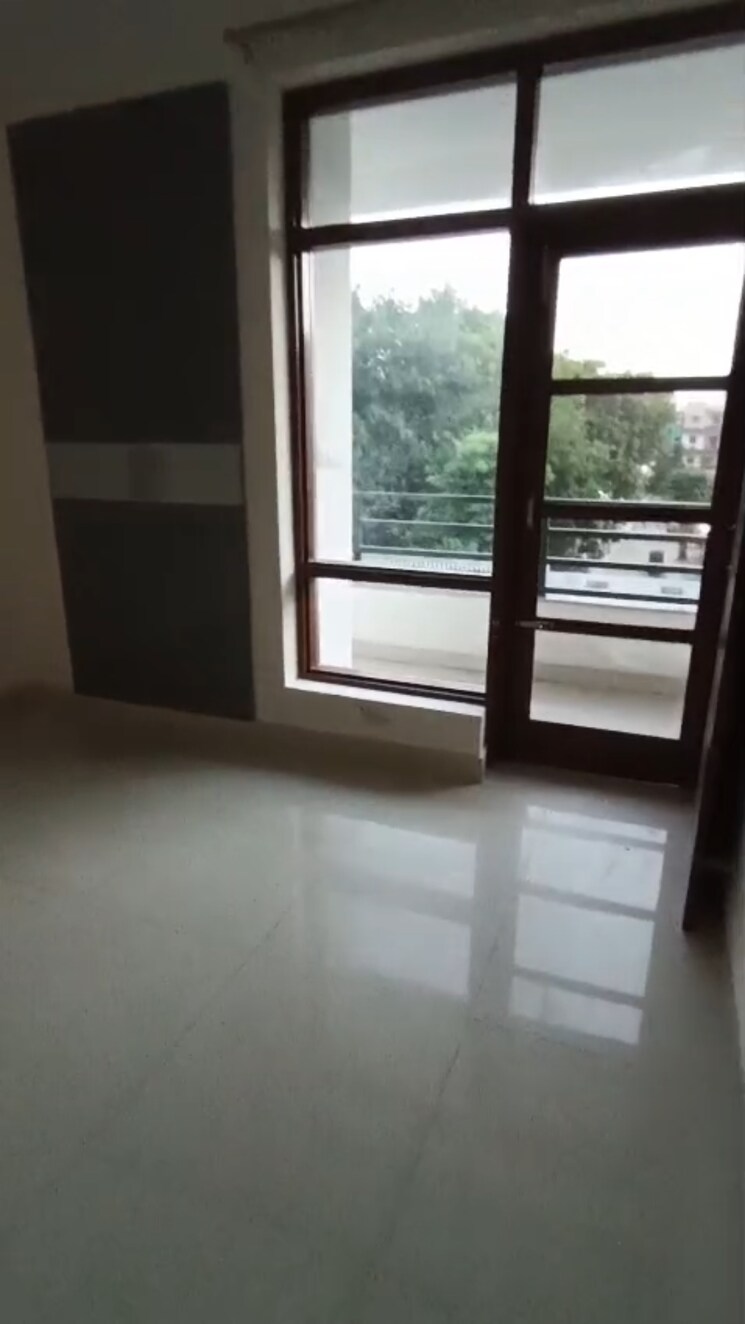 Room, sector 15 3 Bedroom 3600 Sq.Ft. Builder Floor In Sector 15 Gurgaon 9169389