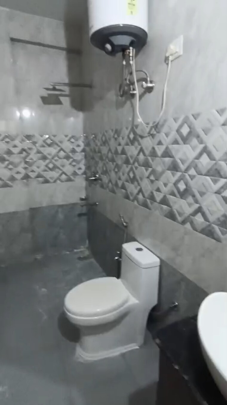 Bathroom, sector 15 3 Bedroom 3600 Sq.Ft. Builder Floor In Sector 15 Gurgaon 9169389