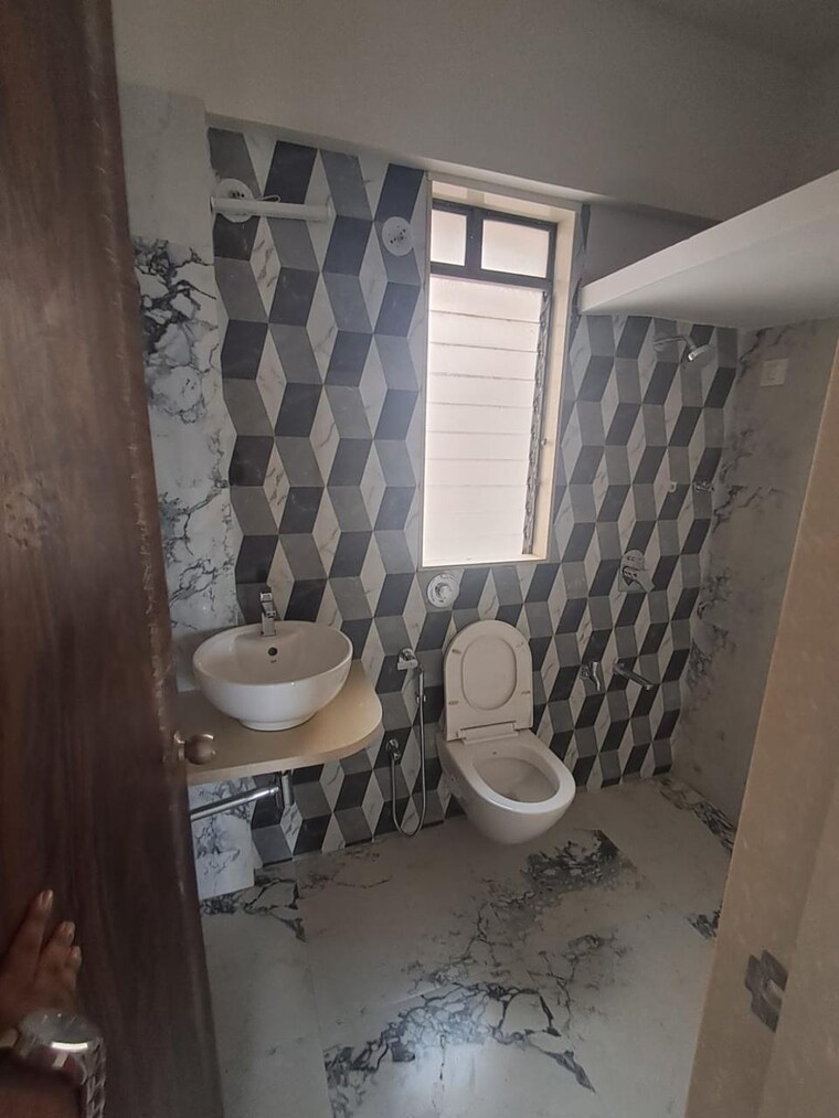 Bathroom, raj-akshay 1 Bedroom 650 Sq.Ft. Apartment In Mira Road Thane 9169385