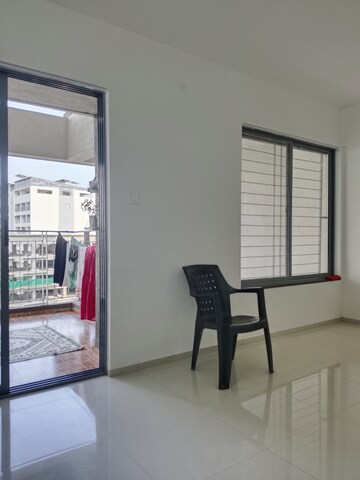 Room in 2 BHK Apartment at Saarrthi Skybay, Mahalunge – for Rent