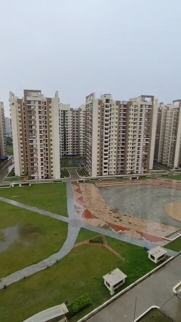 3 BHK Apartment – Exterior View View at Amrapali Golf Homes, Sector 4 Greater Noida - for Rent