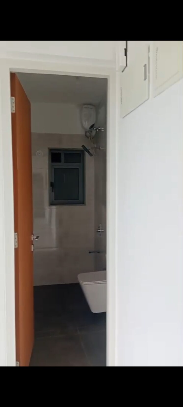 Bathroom, dynamix-avanya 2 Bedroom 612 Sq.Ft. Apartment In Dahisar East Mumbai 9169442