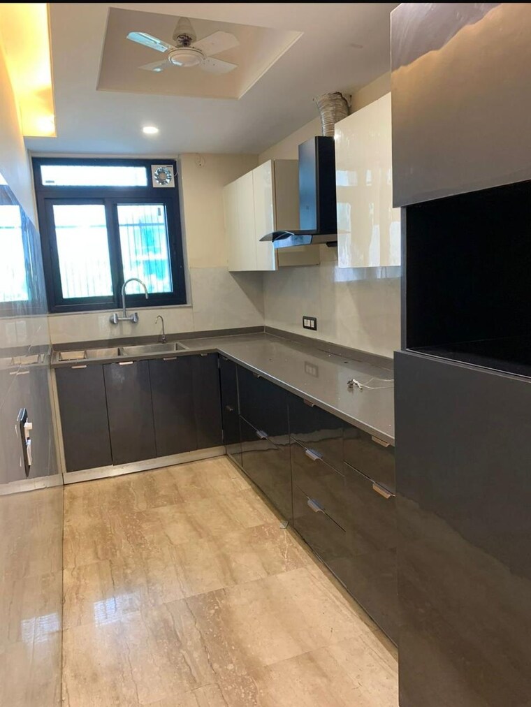 Kitchen, sushant-vyapaar-kendra 3 Bedroom 215 Sq.Yd. Builder Floor In Sector 43 Gurgaon 9169485