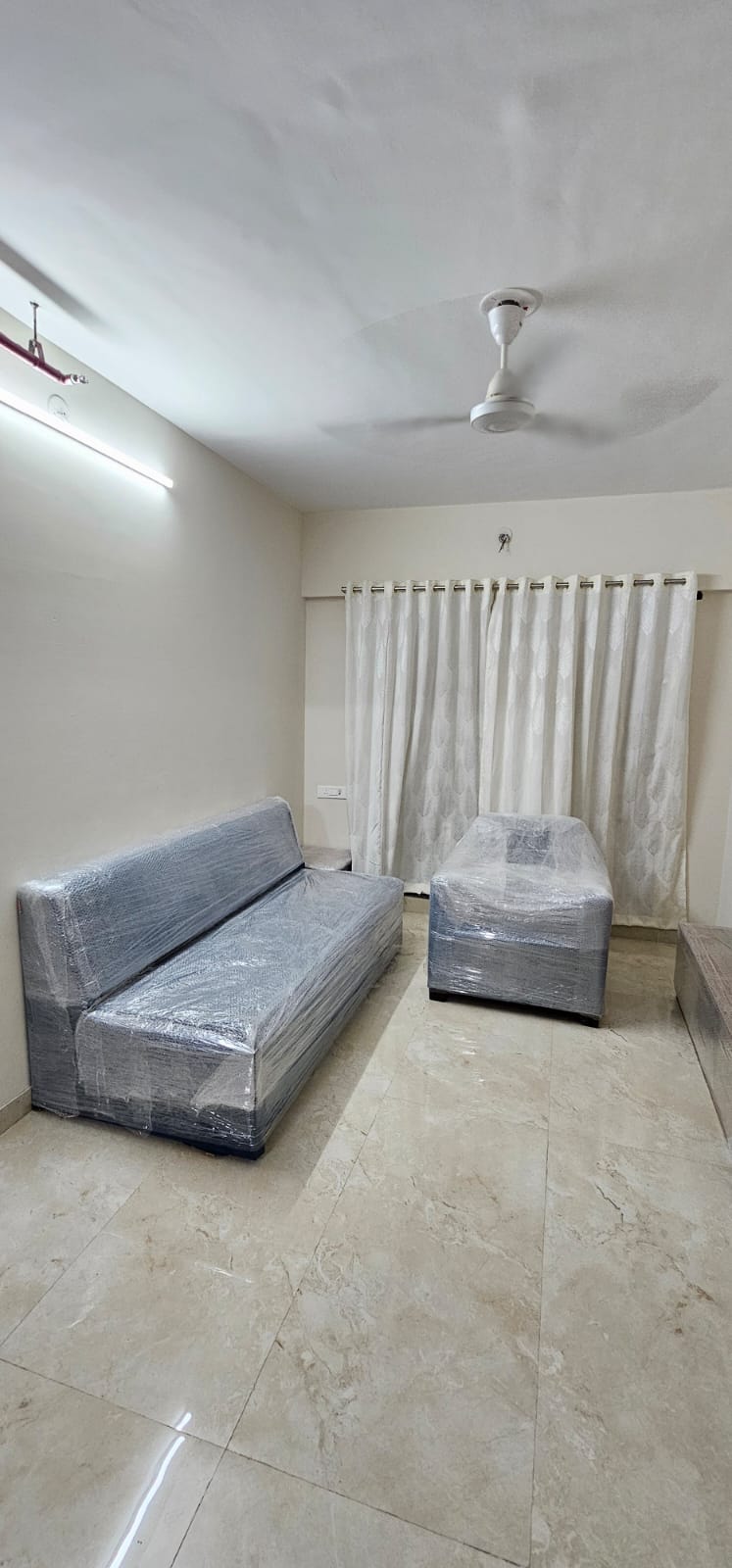 2.5 BHK Apartment For Rent in Oberoi Realty Woods