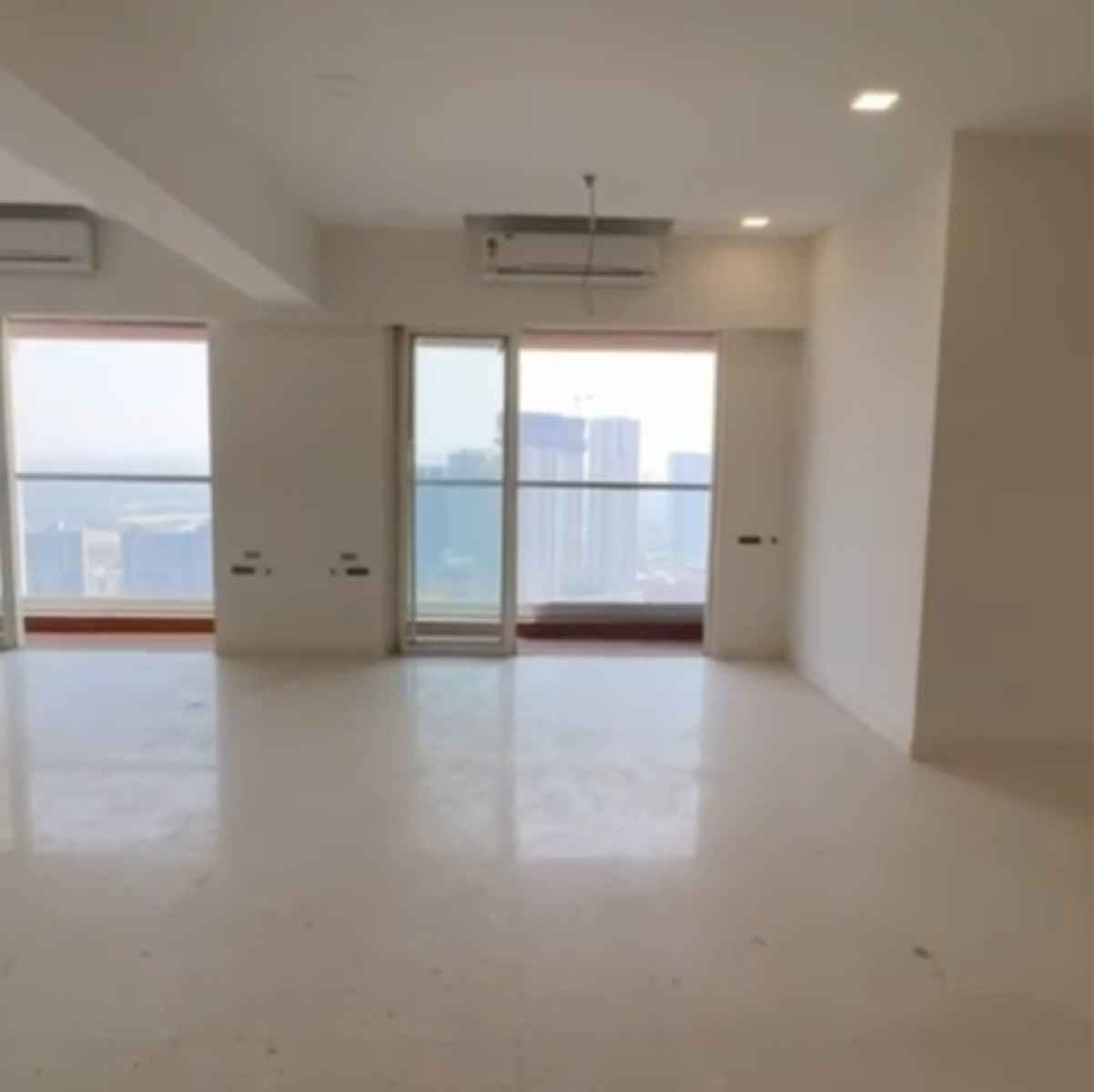 4 BHK + Servant Room Apartment For Rent in Ekta Tripolis