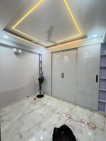 Team Area in 1 BHK Builder Floor at Saket – for Rent