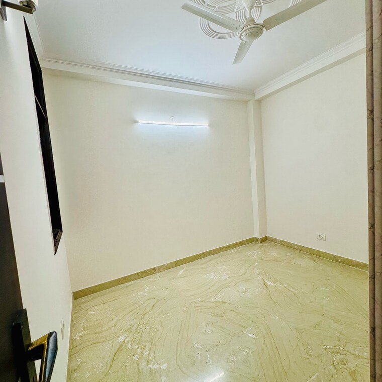 Room, govindpuri 3 Bedroom 900 Sq.Ft. Builder Floor In Govindpuri Delhi 9169579