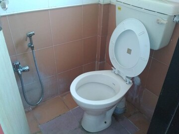 Master Bedroom in 2 BHK Apartment at Sankalp CHS Malad East, Malad East – for Rent