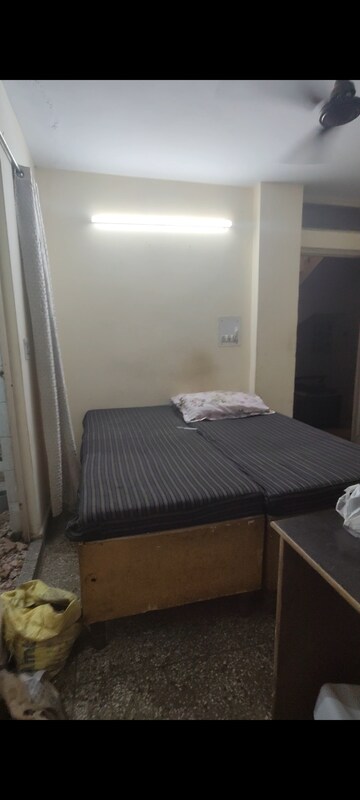 1 RK Apartment For Rent in Katwaria Sarai
