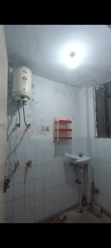 Bathroom in 1 RK Apartment at Katwaria Sarai – for Rent