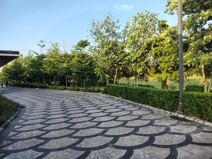 Garden, sector 128 3.5 Bedroom 2850 Sq.Ft. Apartment In Sector 128 Noida 9169597