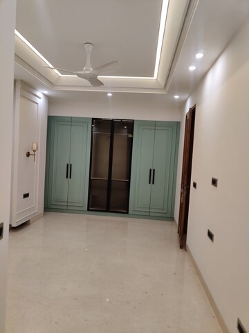 Master Bedroom in 4 BHK Builder Floor at Saket – for Rent