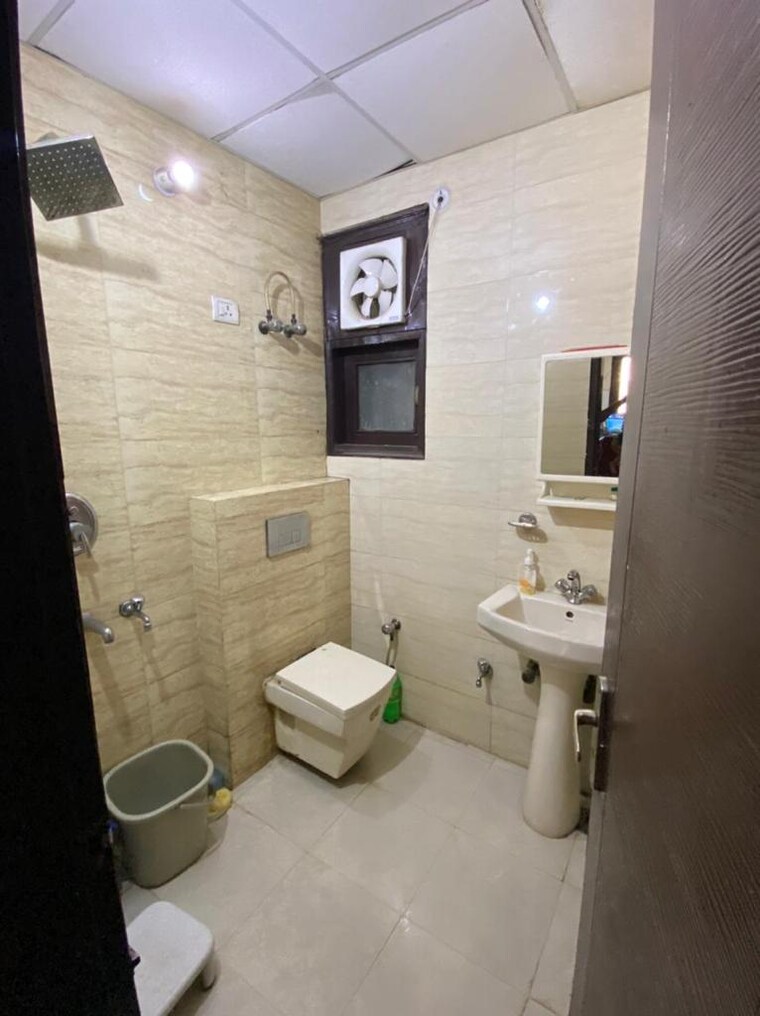Bathroom, nirman-apartments 2 Bedroom 1080 Sq.Ft. Apartment In Mayur Vihar Phase 1 Delhi 9169611