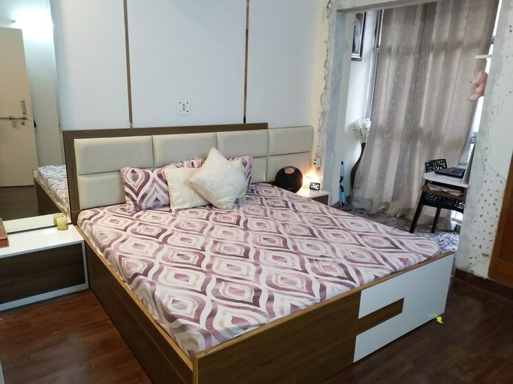 Bedroom, mayur vihar phase 1 extension 3 Bedroom 1400 Sq.Ft. Apartment In Mayur Vihar Phase 1 Extension Delhi 9169622