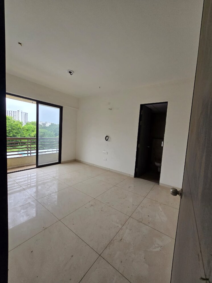 Room, sama savli road 3 Bedroom 1600 Sq.Ft. Apartment In Sama Savli Road Vadodara 9169634