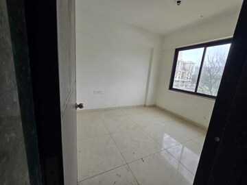 Room in 3 BHK Apartment at Sama Savli Road – for Rent