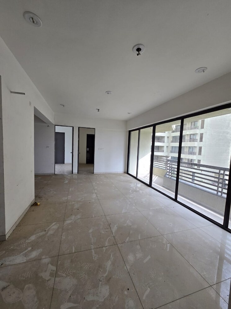 Room, sama savli road 3 Bedroom 1600 Sq.Ft. Apartment In Sama Savli Road Vadodara 9169634