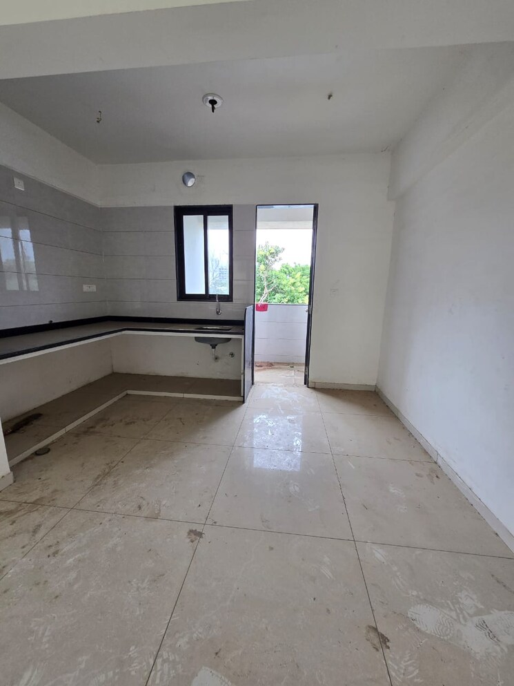 Room, sama savli road 3 Bedroom 1600 Sq.Ft. Apartment In Sama Savli Road Vadodara 9169634