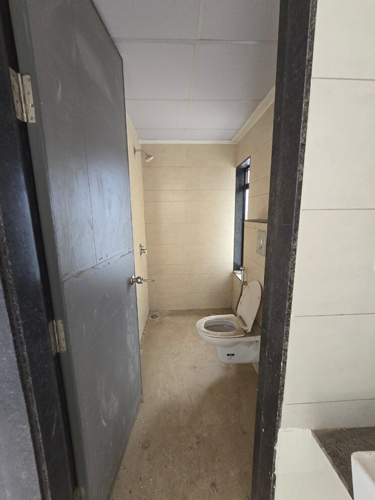 Bathroom, sama savli road 3 Bedroom 1600 Sq.Ft. Apartment In Sama Savli Road Vadodara 9169634