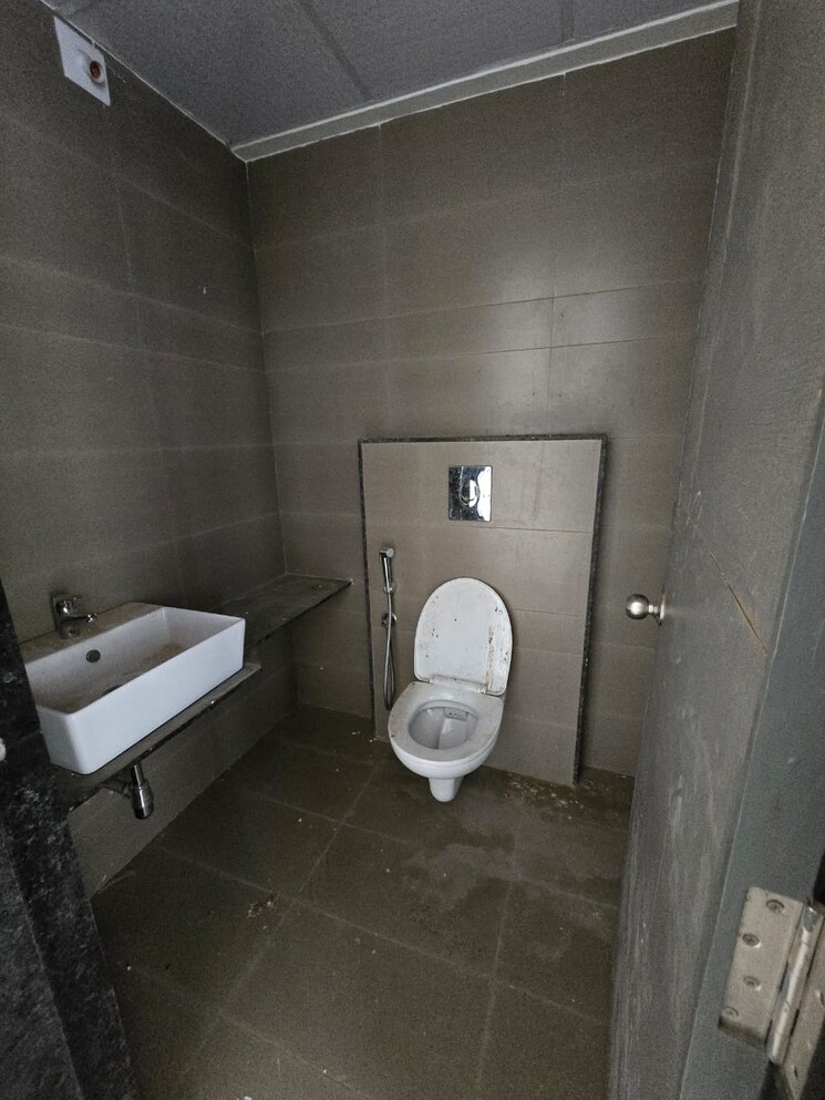 Bathroom, sama savli road 3 Bedroom 1600 Sq.Ft. Apartment In Sama Savli Road Vadodara 9169634