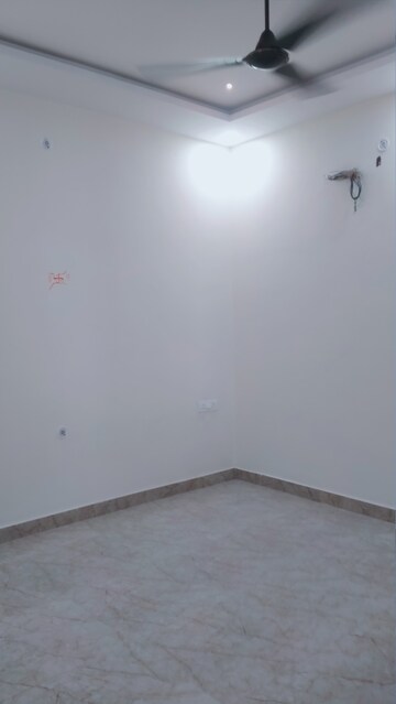 Room in 1 BHK Independent House at Gomti Nagar – for Rent