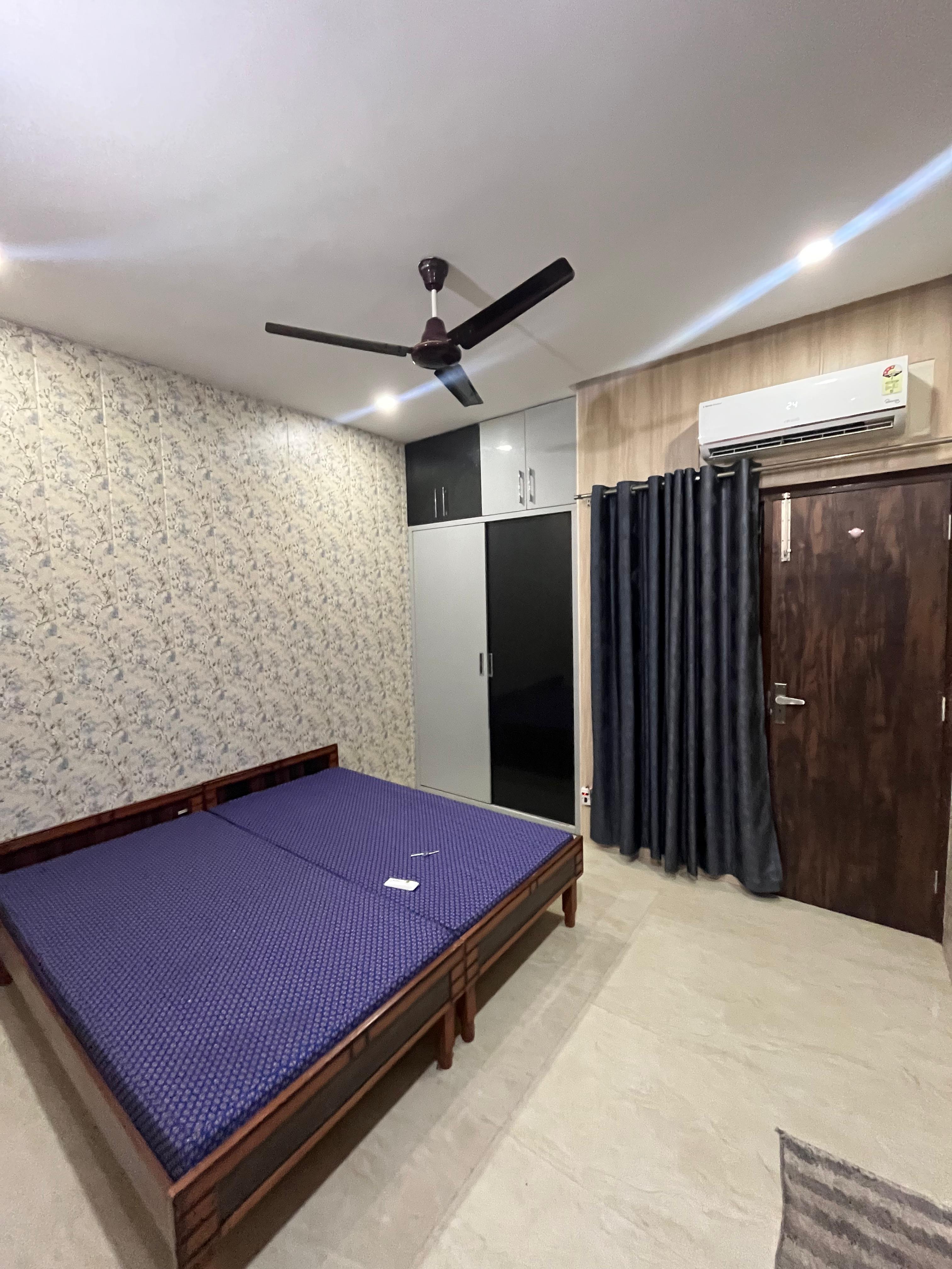2 BHK + Servant Room,Study Room Apartment For Rent in Sector 117