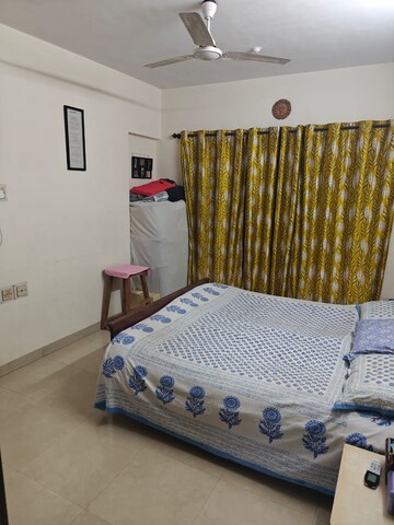 Bedroom in 1 BHK Apartment at Andheri West – for Rent