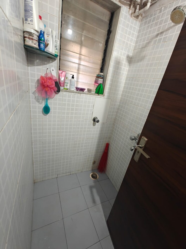 Bathroom, andheri west 1 Bedroom 610 Sq.Ft. Apartment In Andheri West Mumbai 9169717