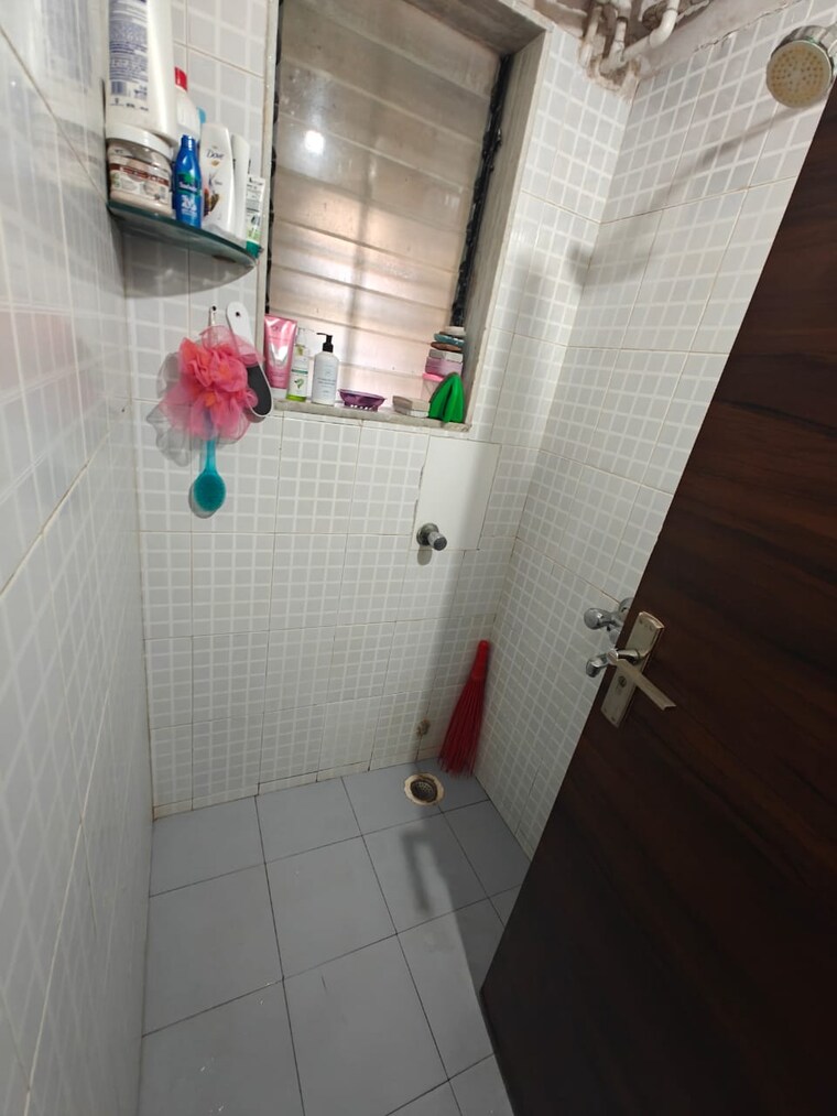 Bathroom, andheri west 1 Bedroom 610 Sq.Ft. Apartment In Andheri West Mumbai 9169717