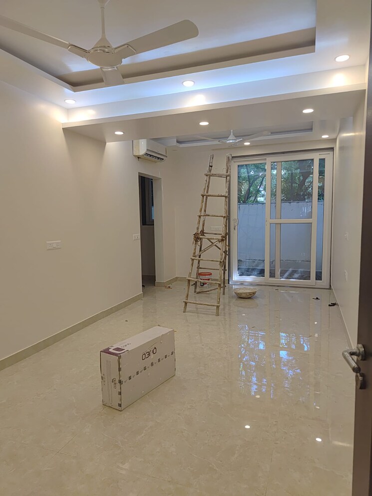 Room, unitech-deerwood-chase 3 Bedroom 1750 Sq.Ft. Builder Floor In Nirvana Country Gurgaon 9169715