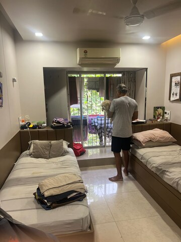 Bedroom in 2 BHK Apartment at Juhu – for Rent