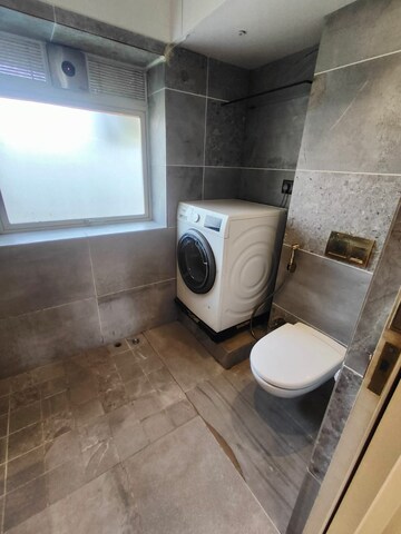 Bathroom in 1 BHK Apartment at Andheri West – for Rent