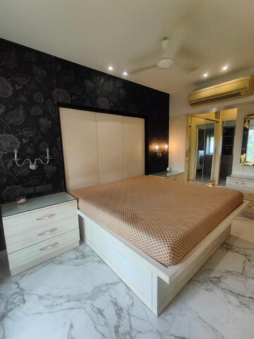 Bedroom in 1 BHK Apartment at Andheri West – for Rent