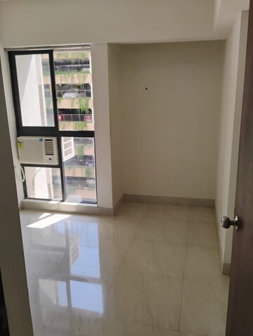 Room in 1 BHK Apartment at Squarefeet Ace Square phase 2, Ghodbunder Road – for Rent