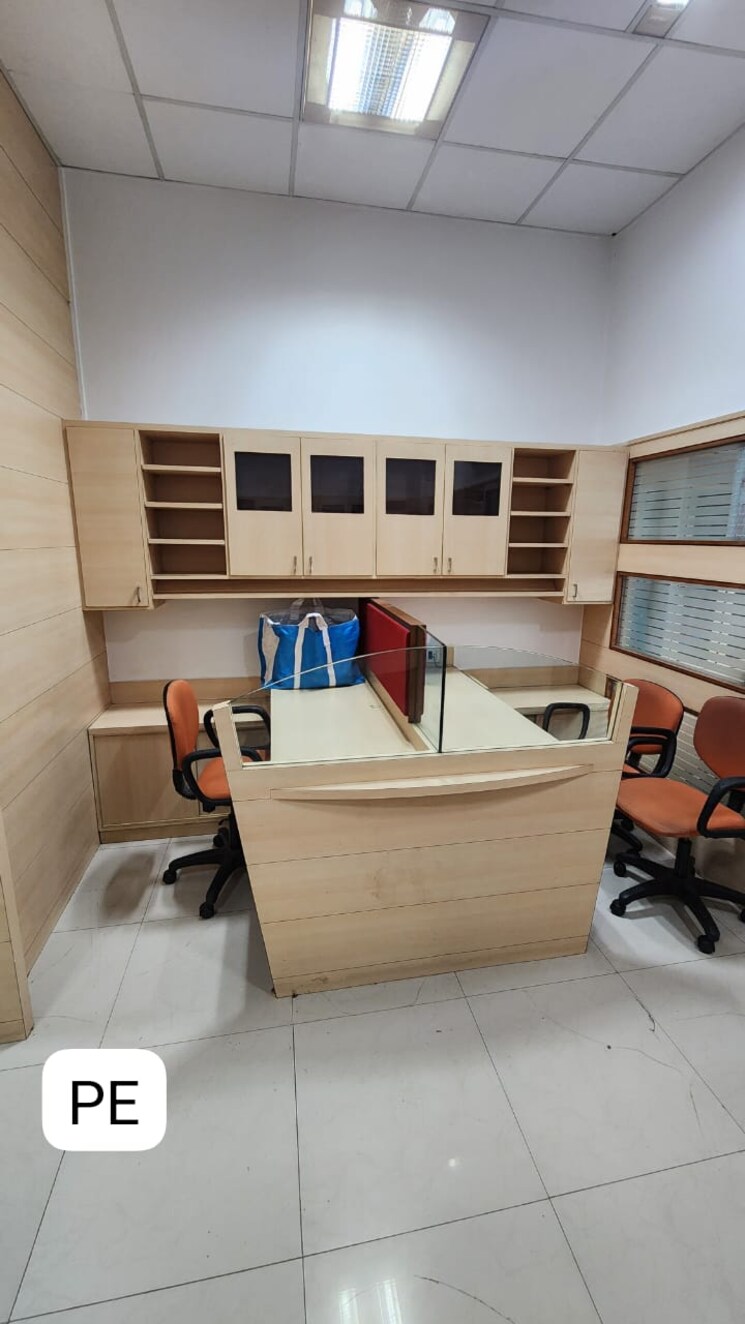 Team Area, andheri west Commercial Office Space 700 Sq.Ft. In Andheri West Mumbai 9169778