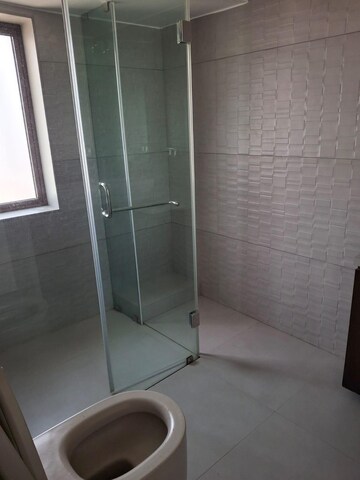 Bathroom in 3 BHK Apartment at Breach Candy Gardens, Cumbala Hill – for Rent