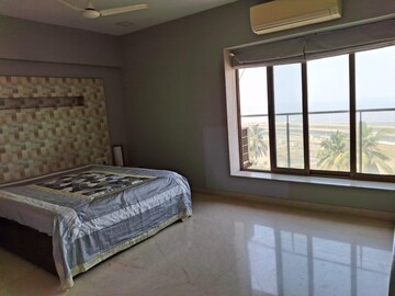Bedroom in 3 BHK Apartment at Breach Candy Gardens, Cumbala Hill – for Rent