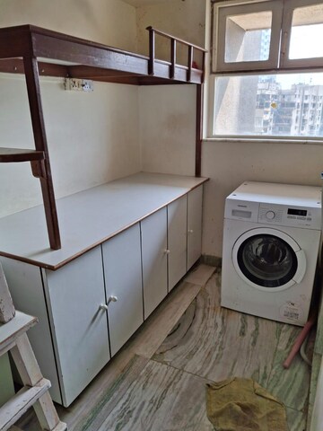 Team Area in 3 BHK Apartment at Breach Candy Gardens, Cumbala Hill – for Rent