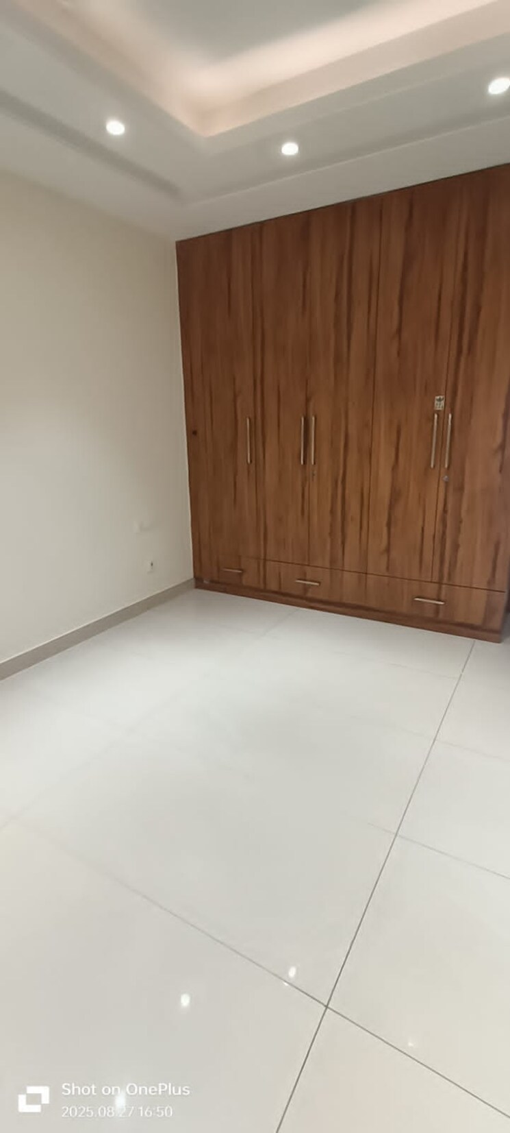 Room, south extension i 3 Bedroom 1800 Sq.Ft. Builder Floor In South Extension I Delhi 9169794