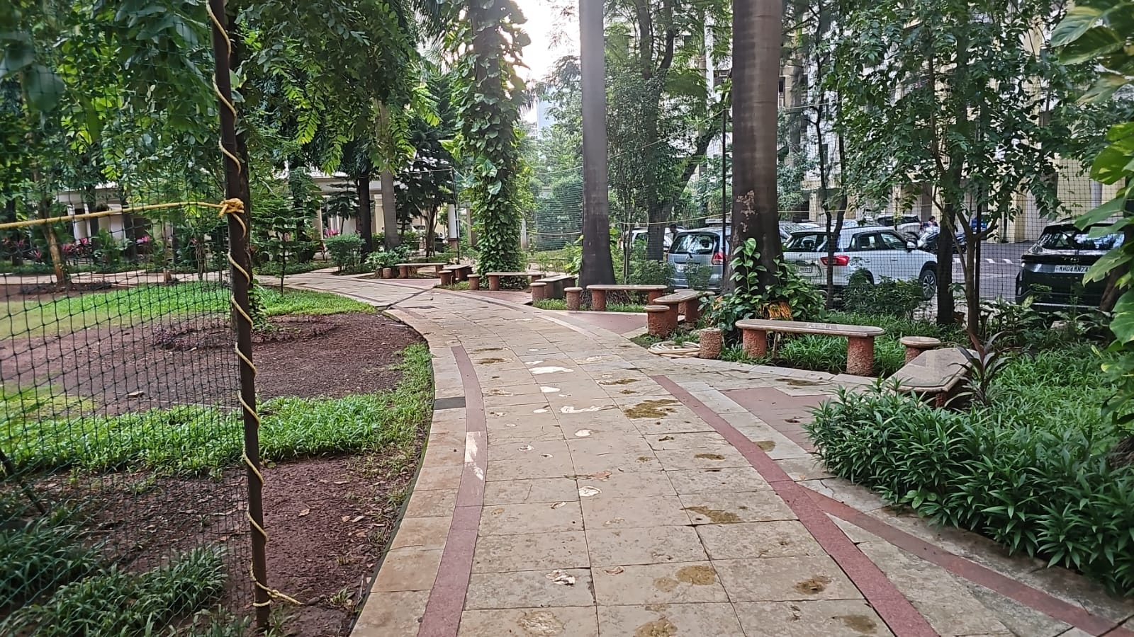 3.5 BHK + Pooja Room Apartment For Rent in Siddhachal Shopping Centre