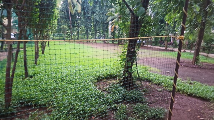 Garden, siddhachal-shopping-centre 3.5 Bedroom 1650 Sq.Ft. Apartment In Vasant Vihar Thane 9169839